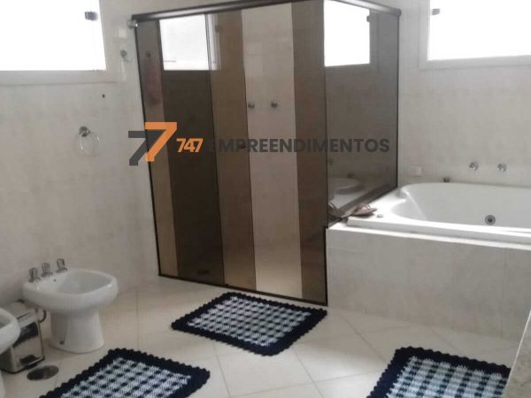 Banheiro com hidromassagem