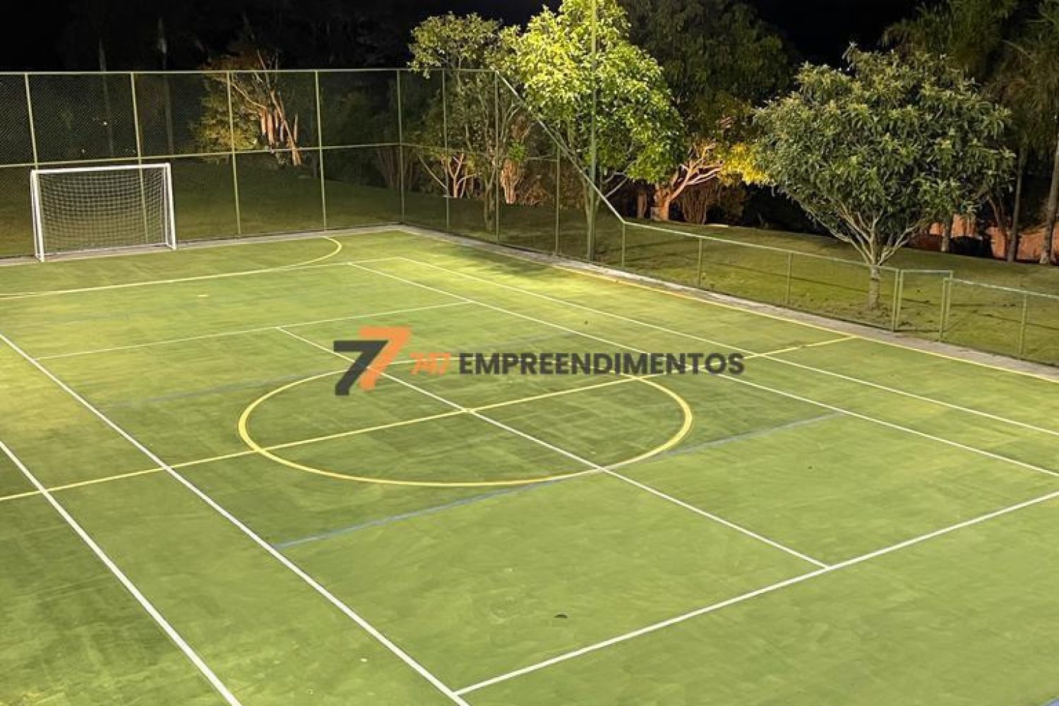 Quadra poliesportiva no imóvel