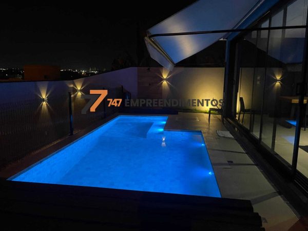 Piscina com iluminação em led