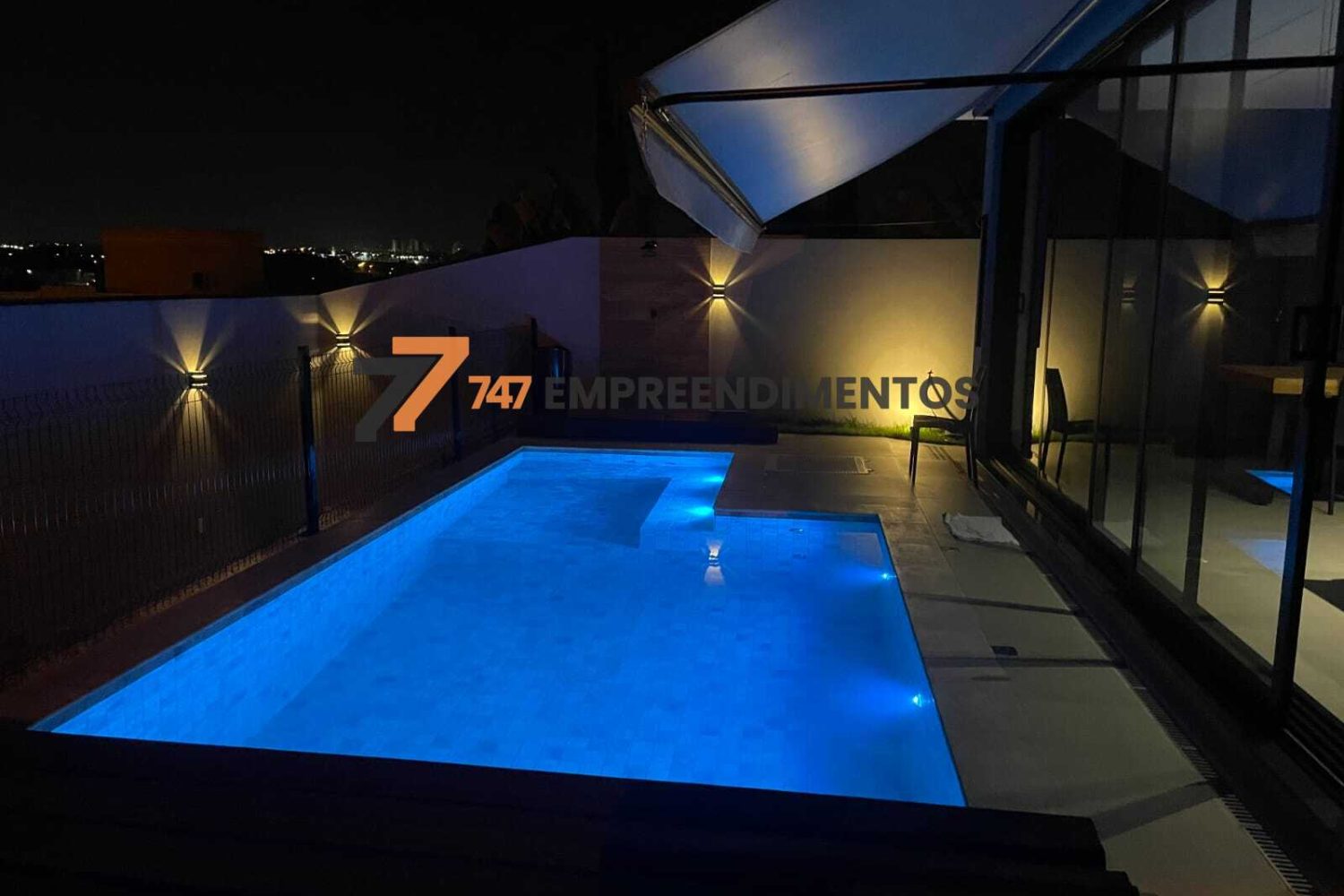 Piscina com iluminação em led